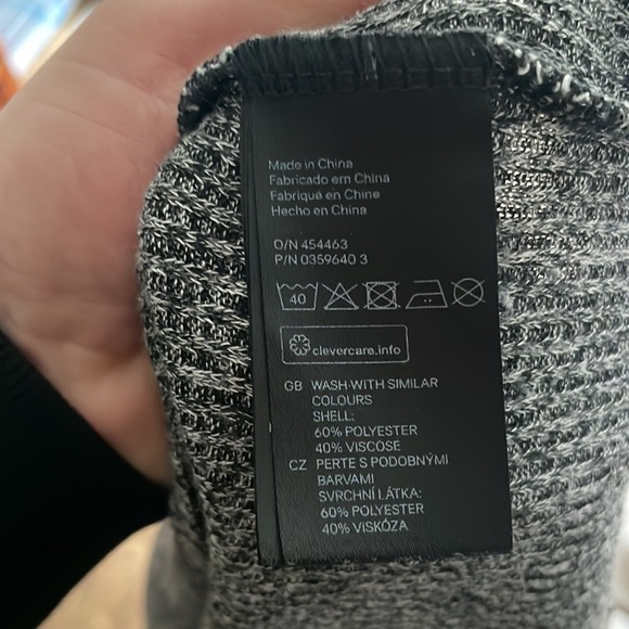 🌙3 FOR $20 
H&M Grey marl crop top - small - Picture 4 of 4